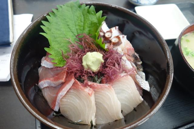 時々福岡遊、福岡へ、糸島、「志摩の海　海鮮丼屋」で海鮮丼を食う。