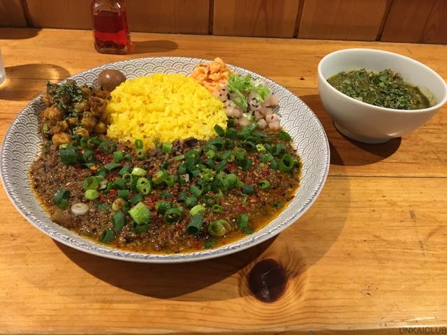 大阪、本町、「ディッシュカリー＆レリッシュ （Dish curry&relish」のカレー。