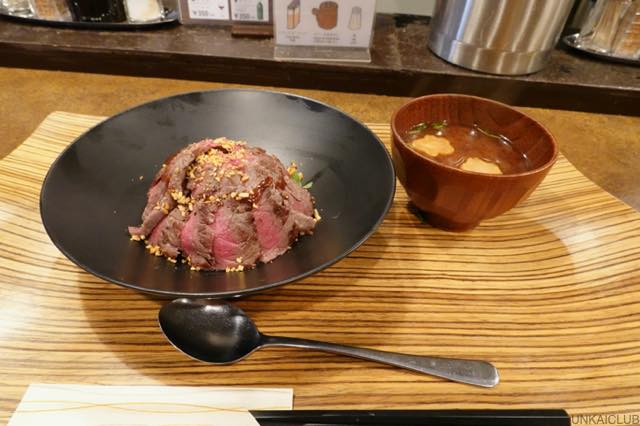 京都、西院、「佰食屋」のステーキ丼。