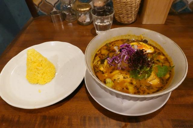 大阪、庄内、「spice＆cafe SidMid」のスープカレー。