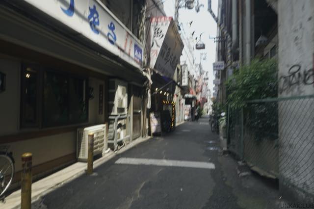 大阪、鶴橋、「魚八商店　鶴橋店」で昼酒をちょいと。