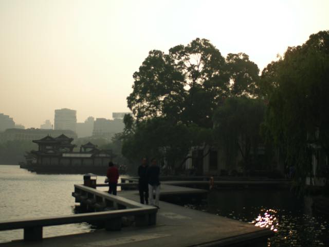 コロナ引き籠り。杭州絵画留学の日々が懐かしい。−５５、西湖の畔、朝の散歩。