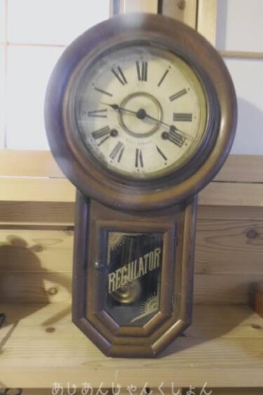 物置掃除で130年くらい前の壁掛け時計を見つけた。動いた！