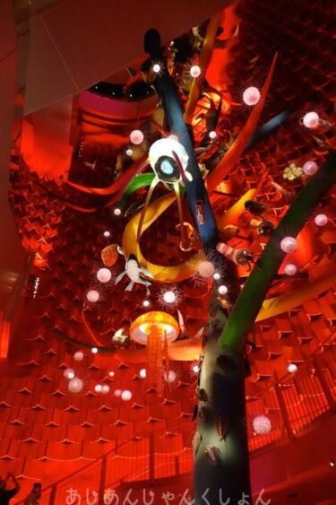 爺さんたちの万博と大阪の街。1４ー太陽の塔、中がすごい。